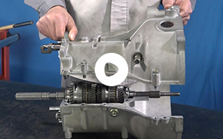 三轴四挡变速器拆装(上)